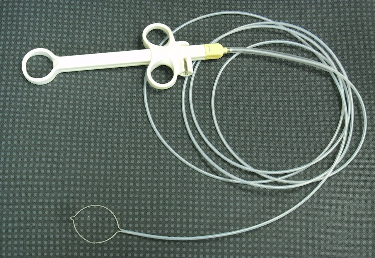 Wire endoscopy snare used for upper gastrointestinal and colonic polypectomy